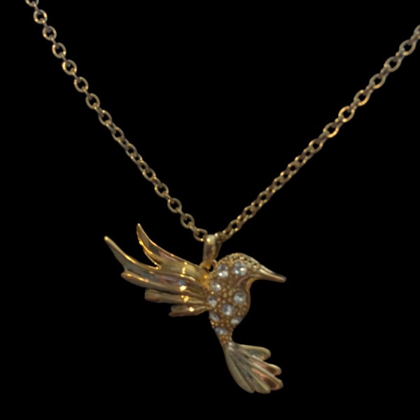 Side flying bird with crystal rhinestones gold tone pendant necklace