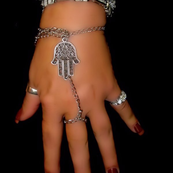 Hamsa Hand Bracelet Silver sp Gorgeous Detail Lightweigt Slave Bracelet