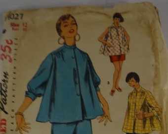 Clearance Sale! Vintage 1954 Maternity Blouse Toreador Pants Shorts Pattern Simplicity 1027 Uncut Size 12 Bust 30 Inches