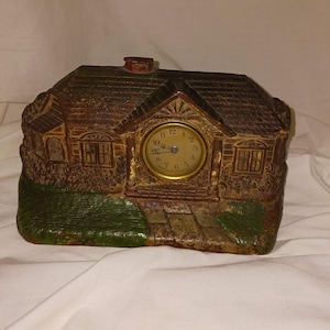 Reloj de estilo cabaña de madera Syroco de 1927 de lujo y Lux Clock & Mfg. Co.