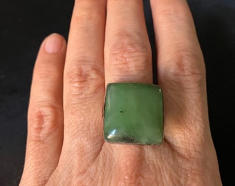 Vintage Green Jade Color Ring Could be Serpentine Gem Stone Translucent Adjustable Size