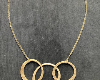 Triple Circle Link Necklace Kenneth Cole Vintage Interlocking Rings Gold Hammered Brass