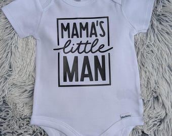 Body para Bebê "Pequeno Homem da Mamãe" - Body Fofo para Bebê Menino - Roupa para Recém-Nascido - Presente para Chá de Bebê para a Mamãe