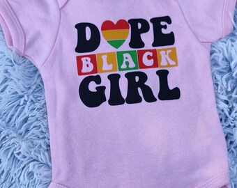 Body infantil "Dope Black Girl" - Orgulho da Melanina - Roupa fofa e mágica para meninas negras - Presente para chá de bebê
