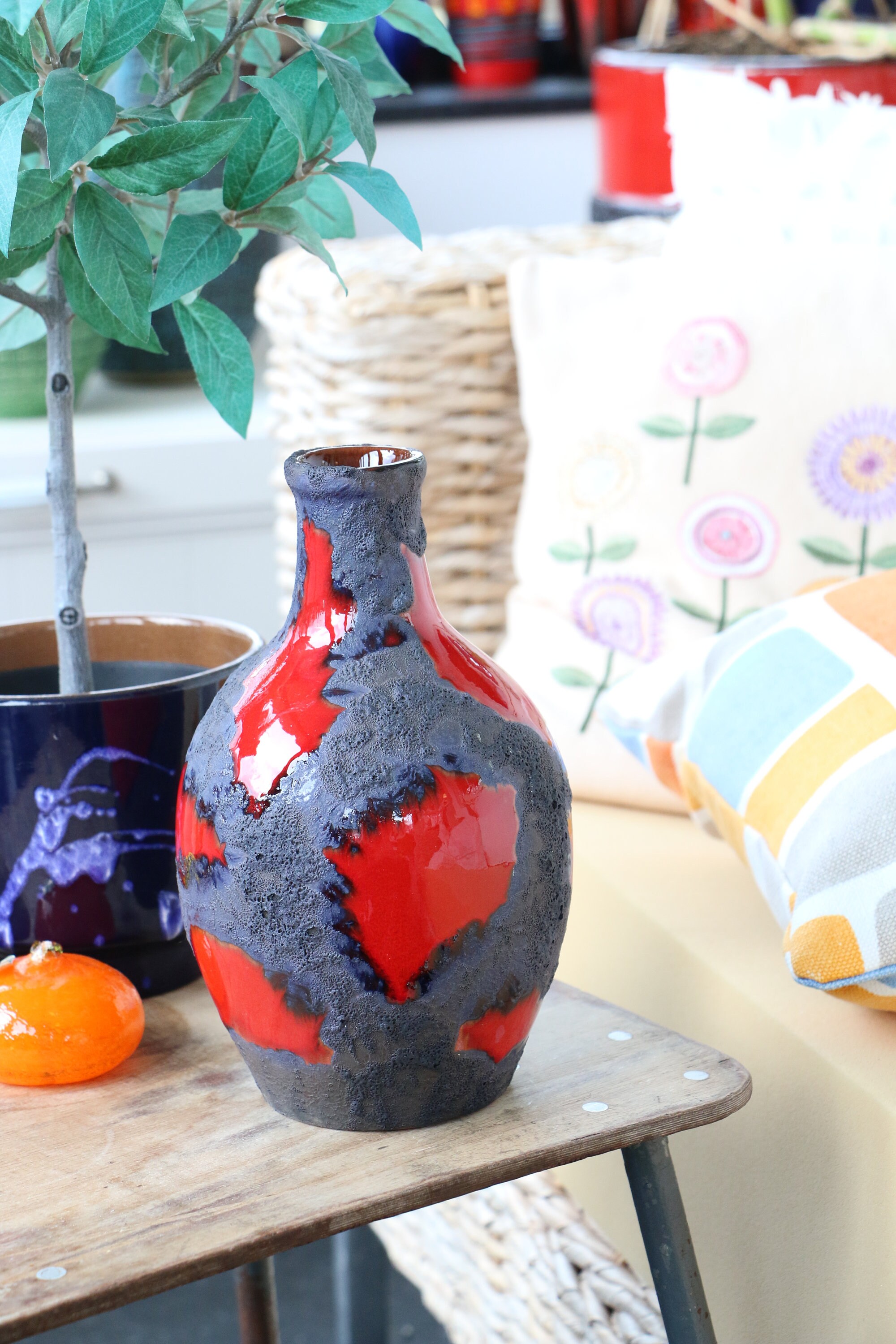 マライ・ファット・ラバ・ベース：ミッドセンチュリー・モダン西ドイツ