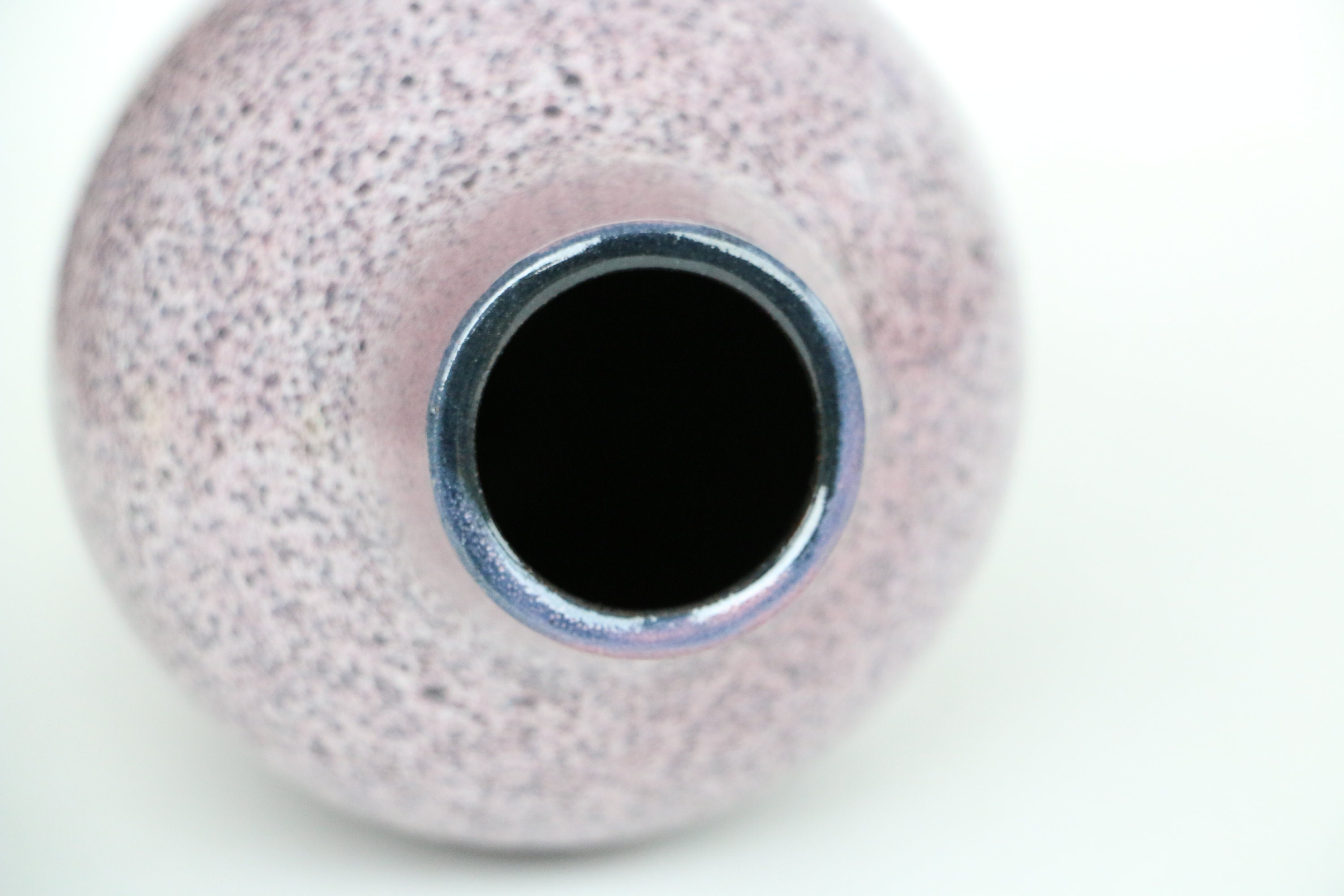 手作りのRömhild陶器の花瓶：パープルグレーのミッドセンチュリー 