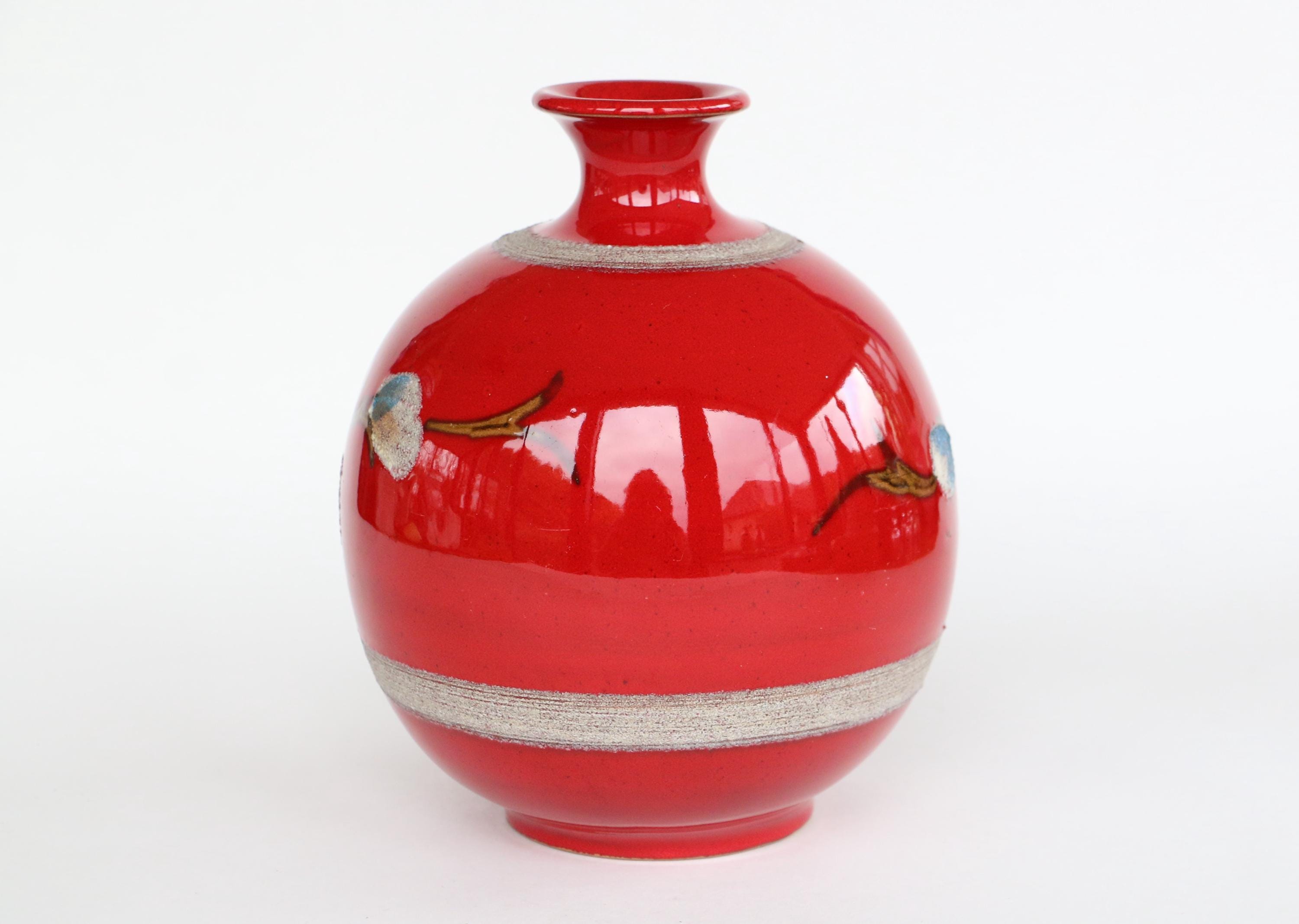 フラテッリ・ファンチウラッチの花瓶：赤い花模様のイタリア製アート