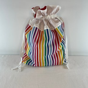 Sac cadeau à rayures arc-en-ciel | Trousse de toilette à rayures arc-en-ciel | Sac de rangement à rayures arc-en-ciel | Sac cadeau réutilisable | Sac à cordon doublé