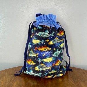 Fisch-Geschenk-Tasche |  Fisch Tasche |  Fisch Aufbewahrungstasche | Wiederverwendbare Geschenktüte | Gefütterte Kordelzugtasche | Stoff-Geschenk-Tasche | Fisch Geschenk |  Angeln Geschenk