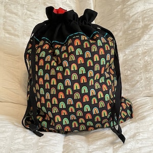 Sac cadeau arc-en-ciel | Trousse à cosmétiques arc-en-ciel | Sac de rangement arc-en-ciel | Sac cadeau réutilisable | Sac à cordon doublé | Sac cadeau en tissu