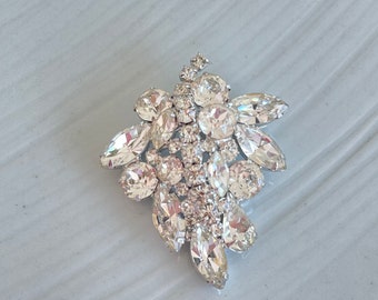 Beautiful Weiss Rhinestone Silver Brooch