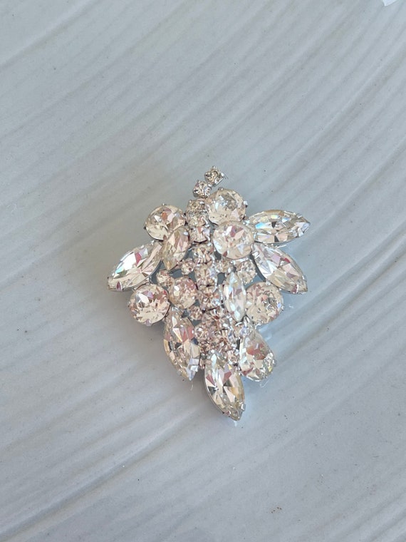 Beautiful vintage rhinestone silver - Gem