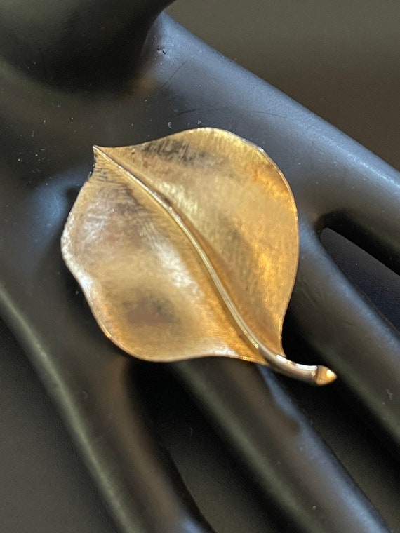 Excellent Rare Trifari Crown Mark Wide Leaf - image 1