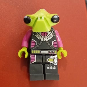 LEGO Space Alien Pilot Mini Figure