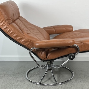 Vintage Ekornes Stressless Caramel Leather Recliner - Chrome Swivel Base