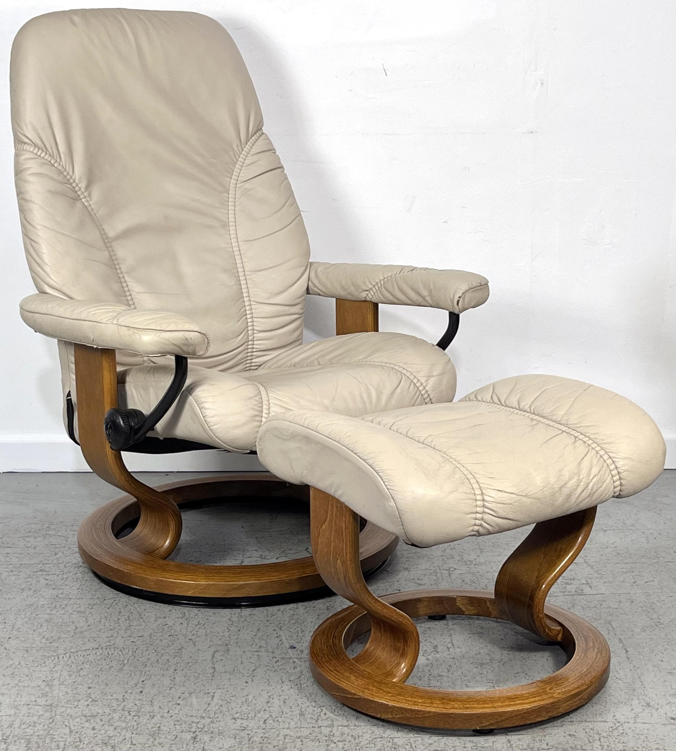 Ekornes Stressless Small Fog Leather "Consul" Swivel Recliner Chair & Ottoman Made in Norway