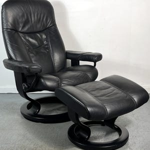 Ekornes Stressless Black Leather Medium CONSUL Swivel Recliner Chair & Ottoman Made in Norway