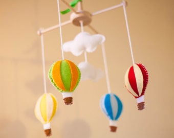 Felt cot mobile, baby mobile, Hot Air balloon mobile, baby crib mobile, flying kites, Balloon baby mobile, colorful , unisex mobile, cloud