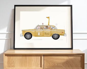 Op de afbeelding: Een ingelijste kunstdruk met een gele taxi met een geblokte streep, waarin een giraf en diverse kleine dieren zitten. Het woord Taxi staat op de zijkant van het voertuig gedrukt. De illustratie is afgebeeld tegen een witte achtergrond.