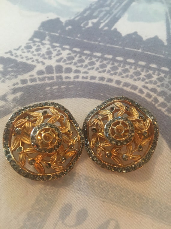 Lovely Castlecliff vintage clip on earrings 1960s