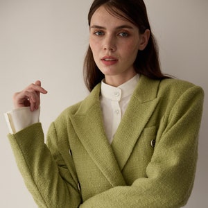 Big Shoulder Peaked-UP Lapel Double-Breasted Long Blazer_PALE YELLOW-GREEN