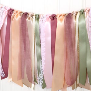 Rosa persika och malva boho bandgirlang | Blommig älvträdgård första födelsedag | Baby i blom