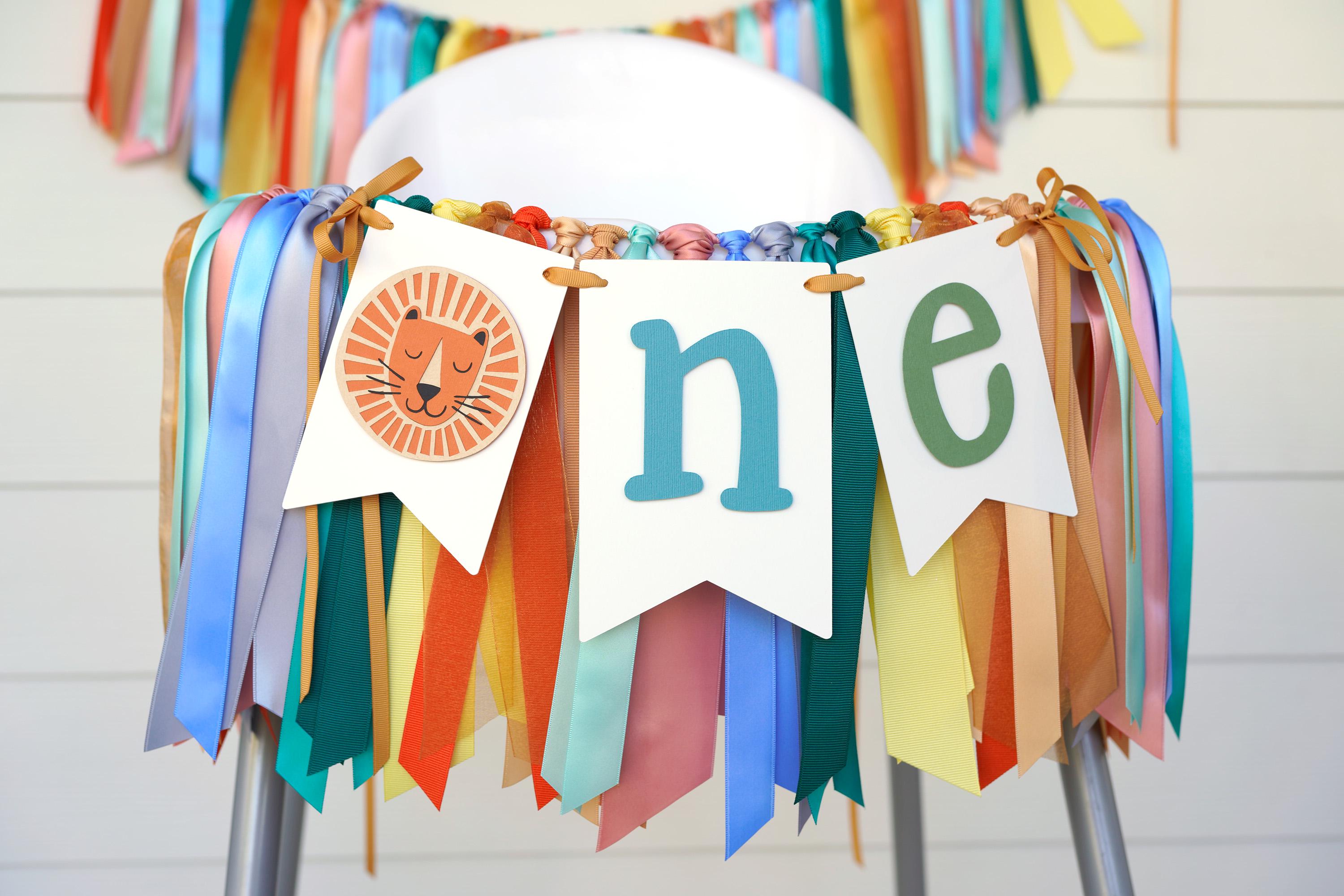ABOOFAN 1 Set Compleanno Circo Carnevale Feste a Tema Forniture Un Cappello di Compleanno Seggiolone Banner Decorazioni di di Un Anno (3 Pezzi