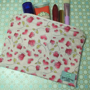 Hearts and roses zipper pouch Large image 1