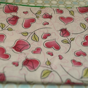 Hearts and roses zipper pouch Large image 3