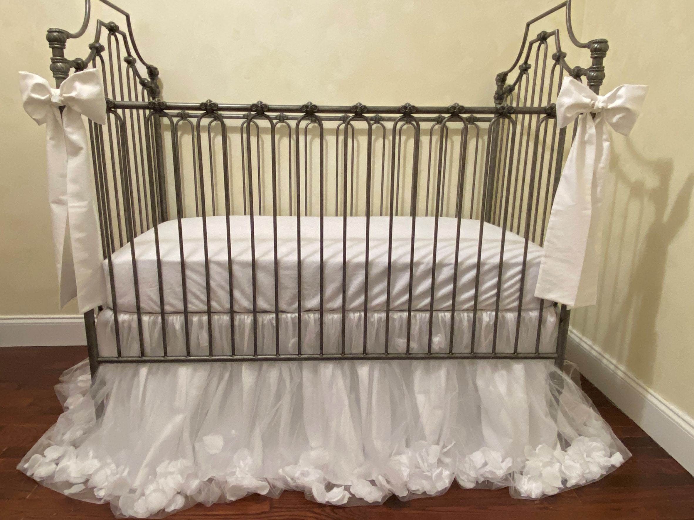 Eyelet Crib Bedding