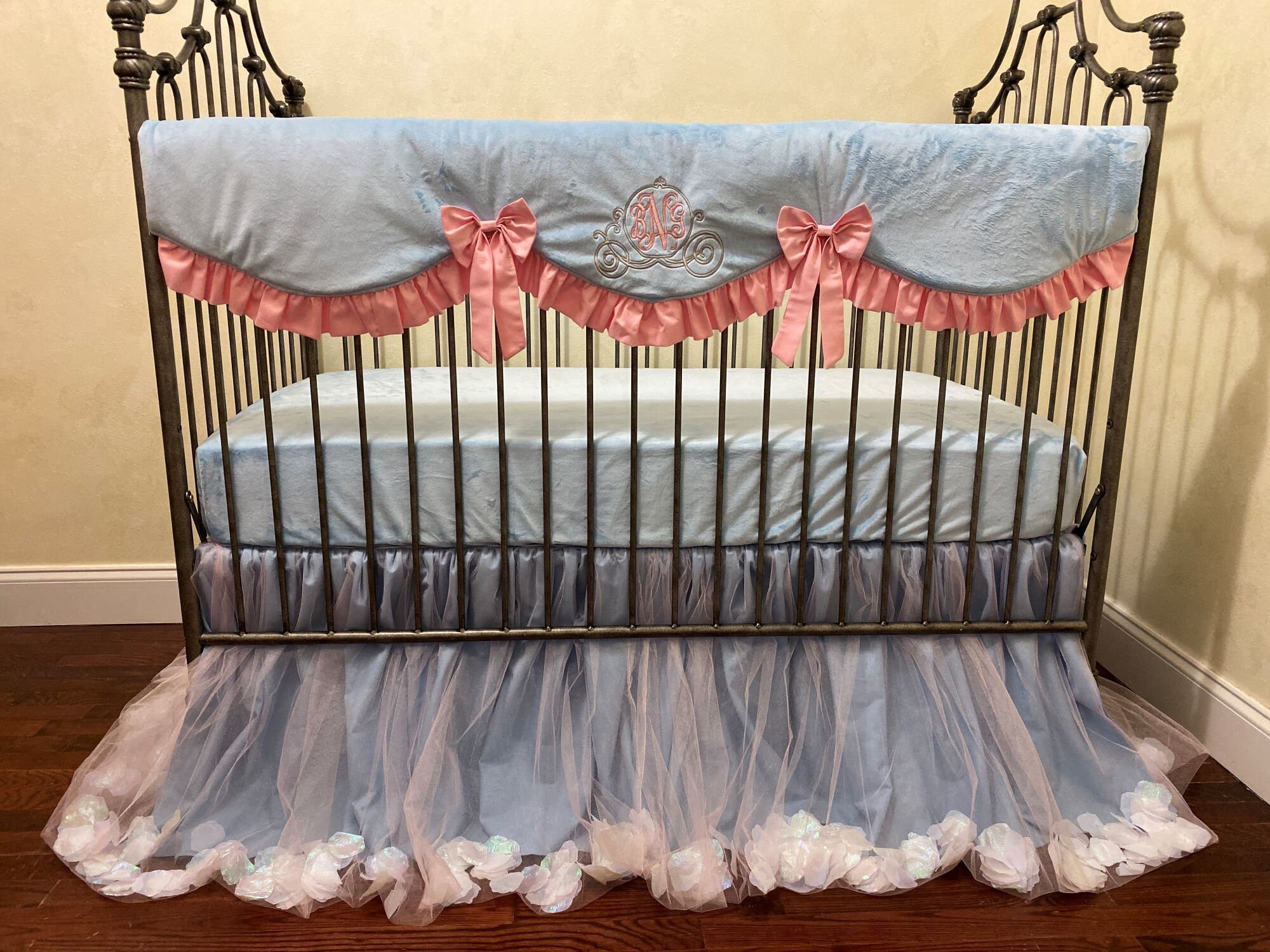 automatic rocking bassinet