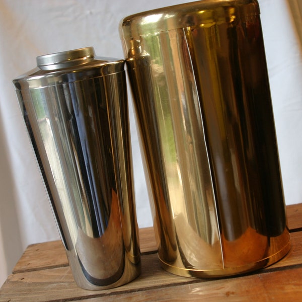Vintage Cocktail Shaker w/ Decorative Insulating Docking Station