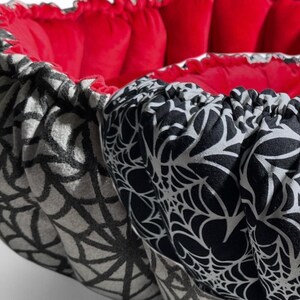 Web Noir Nest Bed - N71