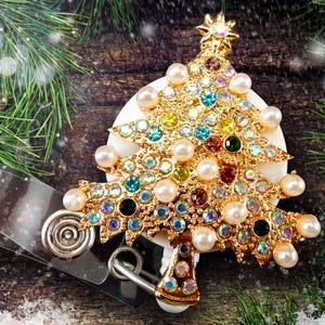 Porta credencial navideño de enfermera: porta credencial retráctil con diseño de árbol de Navidad y diamantes de imitación para personal de oficina.