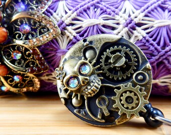 Badge Reel Skull, Retractable Badge Clip, Gothic Jewelry for Nurse, XRAY Tech Gifts, RN Gifts