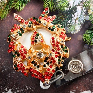 Porta credencial navideño de enfermera: porta credencial retráctil con campana y diamantes de imitación para personal de oficina