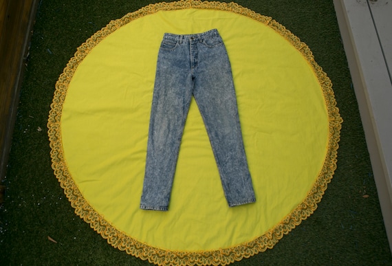90's Guess Jeans, high waist, acid wash, pencil cu
