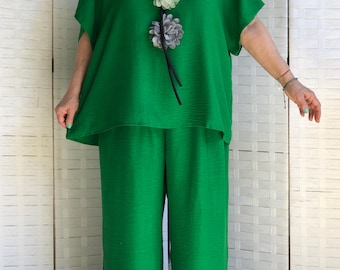 Lagenlook Boho Artsy 2 Pieces Kelly Green Tunic Pants set with Necklace
