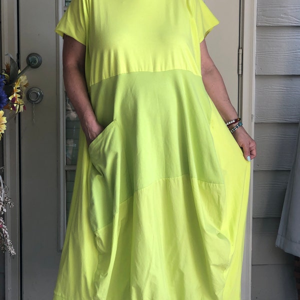 Lagenlook Boho Art To Wear Asymmetrical Bubble Balloon Parachute Cotton Neon Lime Green Short Sleeves Dress with Necklace