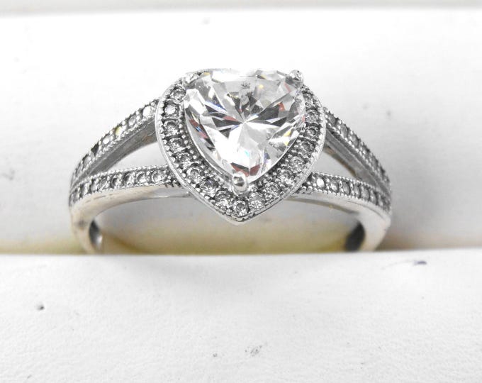 Stunning silver sparkling heart ring