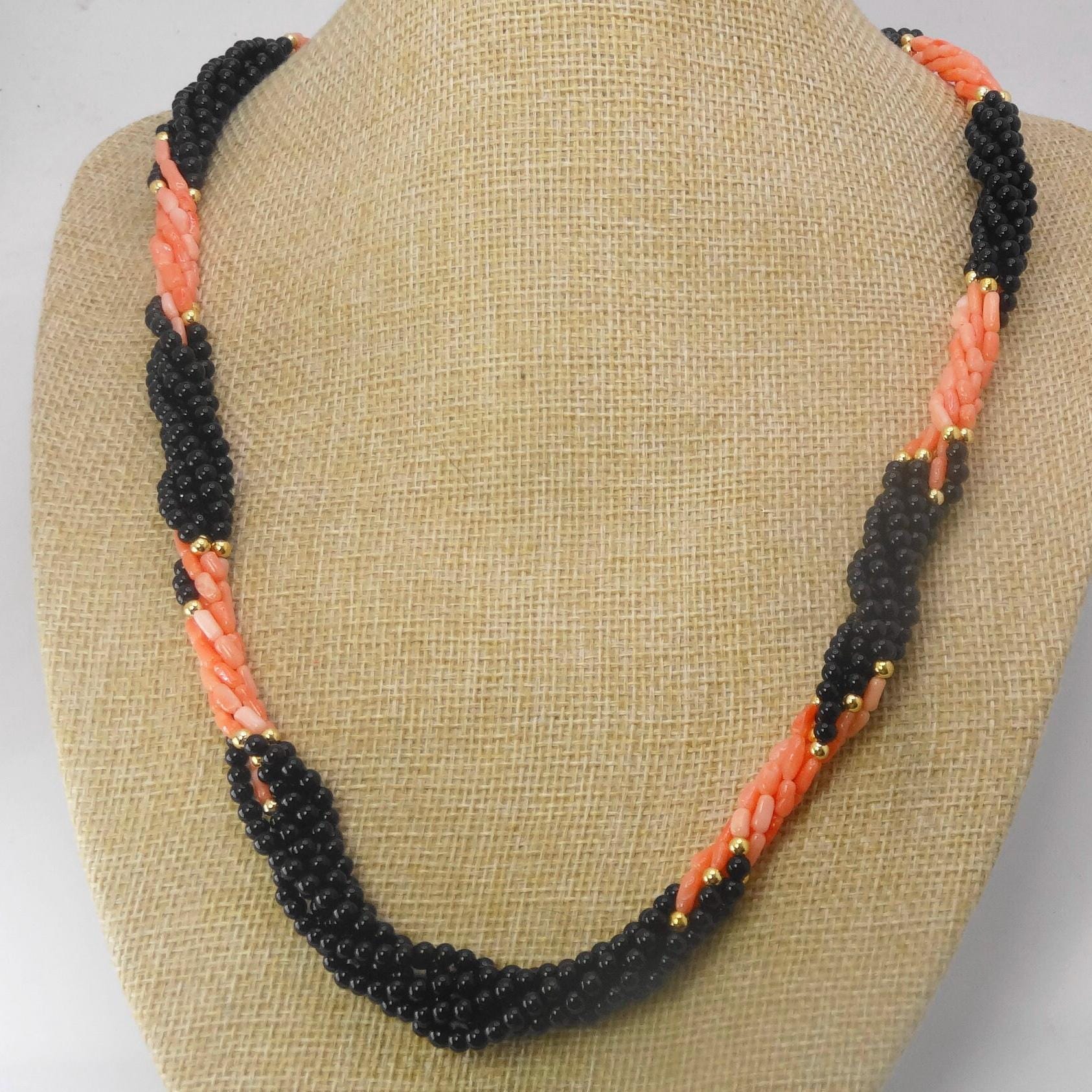 エンジェルスキン コーラル＆オニキス ツイストストランドネックレス