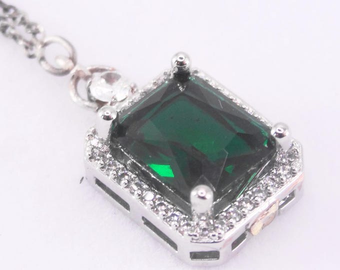 Pretty 925 Sterling silver crystal pendant-The perfect Christmas Gift