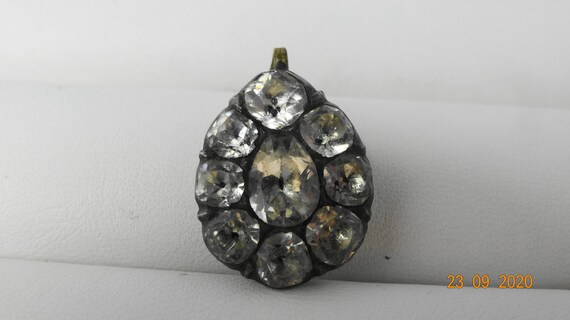 Georgian black dot paste pendant