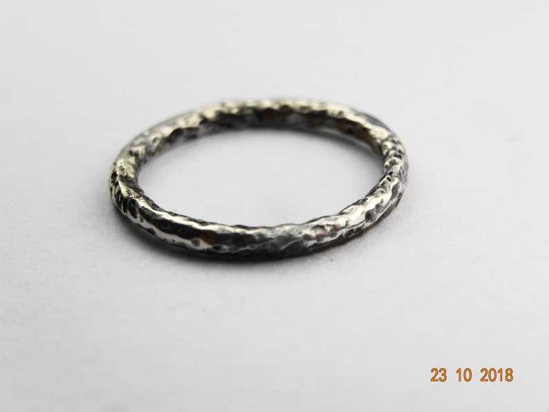 Stunning vintage sterling silver engraved band ring