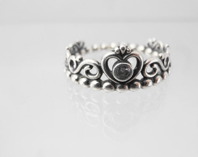 Stunning vintage silver crown ring