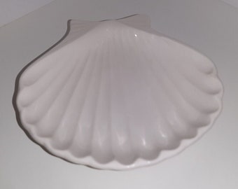 Shell Soap Dish Trinket Tray KITSCH MCM Japan White 5" Bathroom Kitchen Vintage