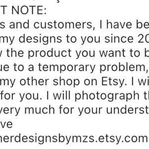 K&ouml;nnte beinhalten: Text auf wei&szlig;em Hintergrund, der erkl&auml;rt, dass der Verk&auml;ufer seit 2012 Designs verkauft und dass Kunden aufgrund eines vor&uuml;bergehenden Problems Artikel in seinem anderen Etsy-Shop kaufen k&ouml;nnen. Der Text enth&auml;lt einen Link zum Shop: https://leatherdesignsbymzs.etsy.com