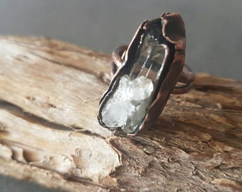 Roher Kristall Quarz Ring / Handgemacht / Einzelstück / Metal Smith / John Snow / Einzigartig / Primitiver Kupfer Schmuck lp