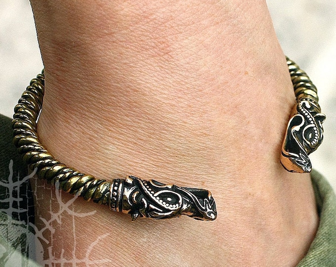 Viking Bracelet, Wolf Heads Bracelet, Ragnar Bracelet, Handmade Nordic Bracelet, Brass Twisted Wire Arm Ring