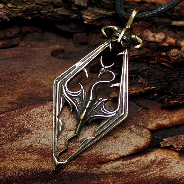 The Elder Scrolls – Dovahkiin Helmet Septim Empire Gamer Series Bronze Pendant